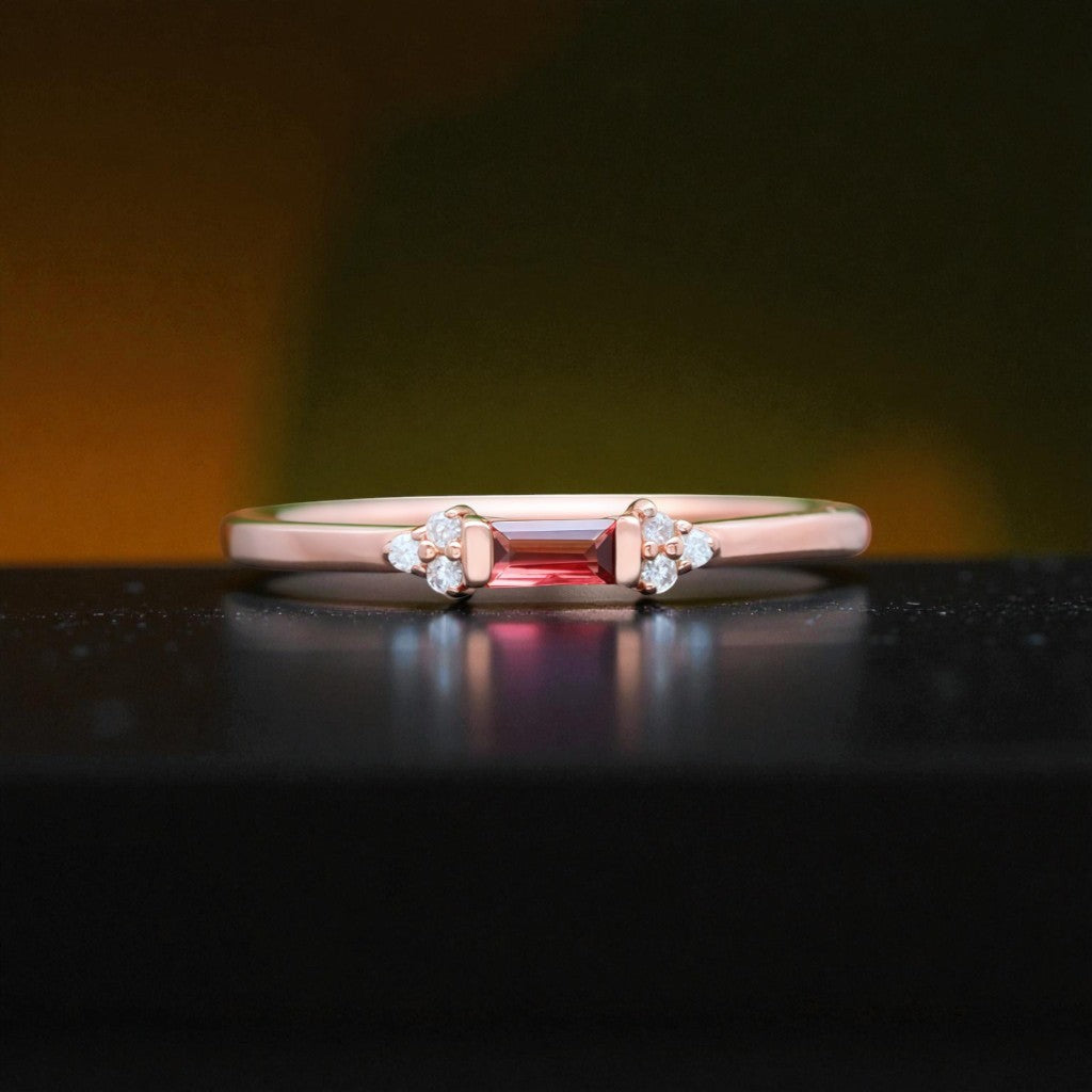 Baguette Rosée Garnet Ring