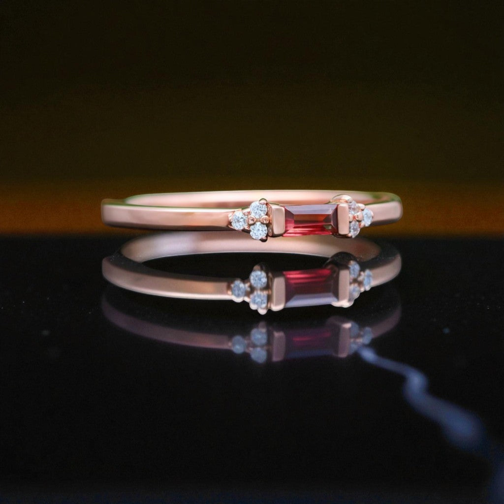 Baguette Rosée Garnet Ring